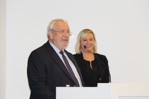 Monsieur Christian Coulon, maire du VIIIe arrondissement de Lyon et Mme Marie Kalaï, directrice du secteur opérationnel de Lyon au sein du Groupe OGF.