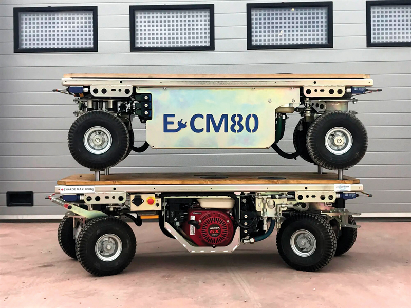 Le E-CM80 (électrique) et le T-CM80 (thermique). E CM80 et T CM80 03 2000x1500