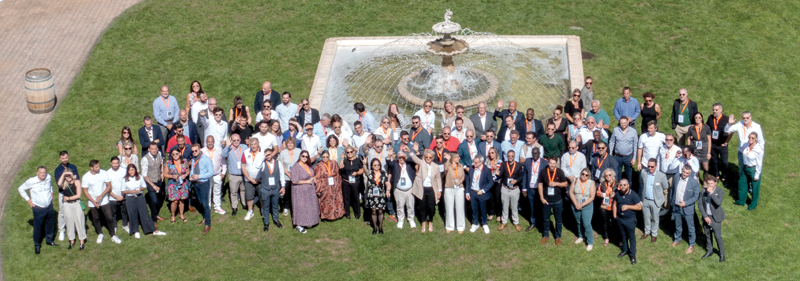 Les participants. 24 0399 CL 0006