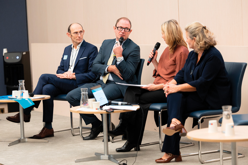 De gauche à droite : Franck Lehuédé et Sylvestra Olgiati, Laetitia Nallet et Marie Tournigand. assises du deuil 70