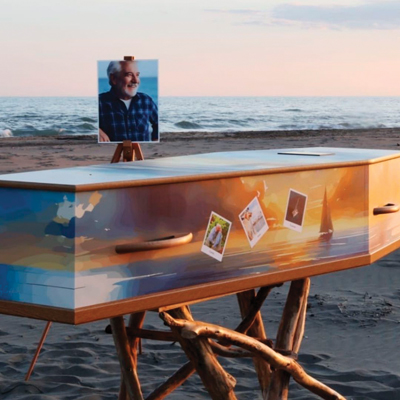 credit PIMP MY COFFIN 1