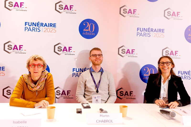 Conférence "Dématérialisation des certificats décès" - De gauche à droite : Isabelle Carton, Martin Chabrol et Hélène Vareilles. STL 6553