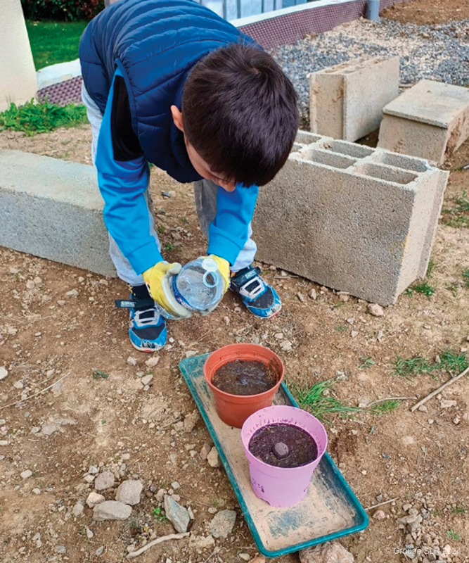 Enfant qui sème une Flories