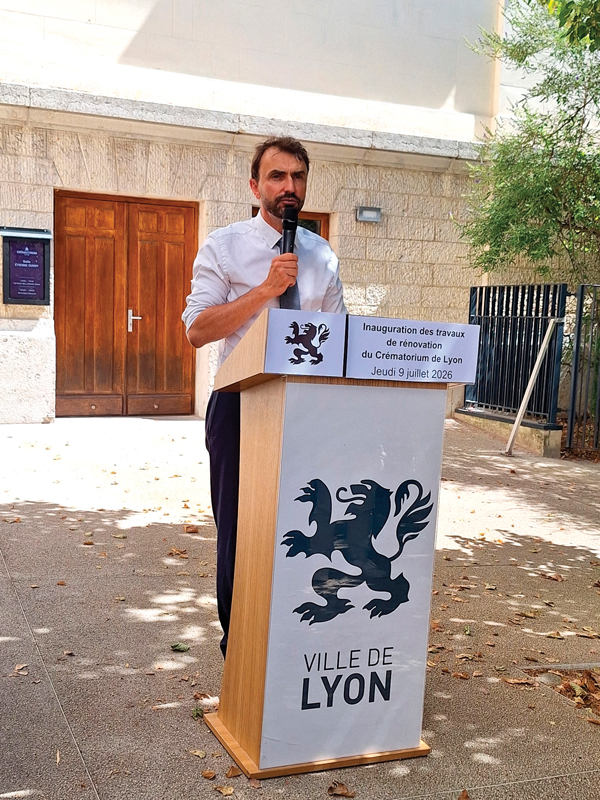 Grégory Doucet, durant son discours. Crédits photo : SPL Le Service Funéraire. IMG 20260710 101915