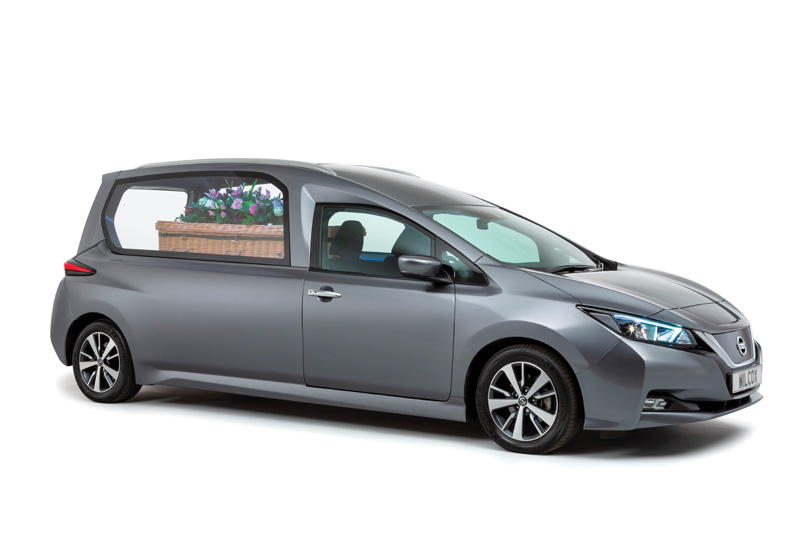 Nissan Athena corbillard. Wilcox Nissan hearse